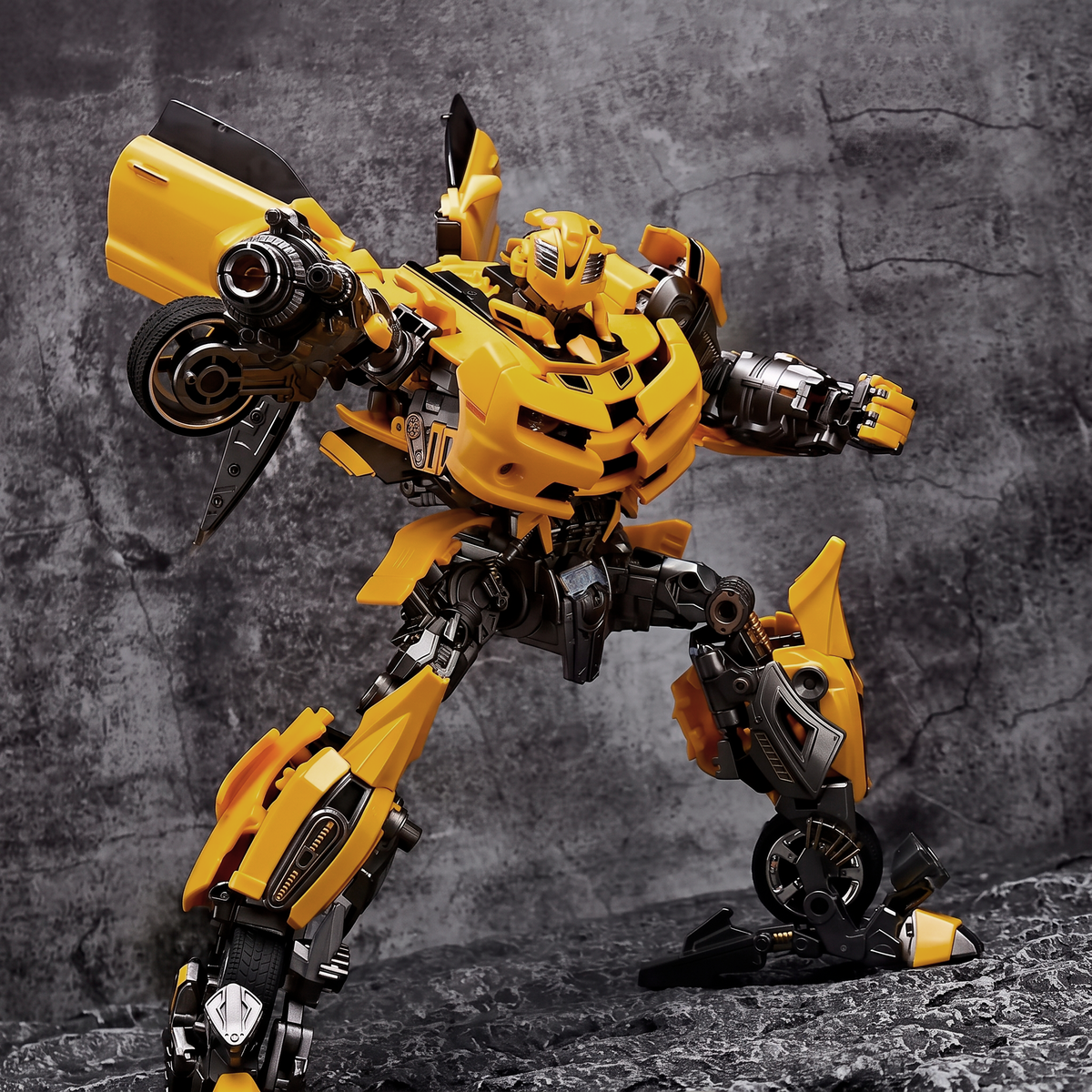 TRANSFORMERS - Bumblebee - Hornet Knight - 30cm