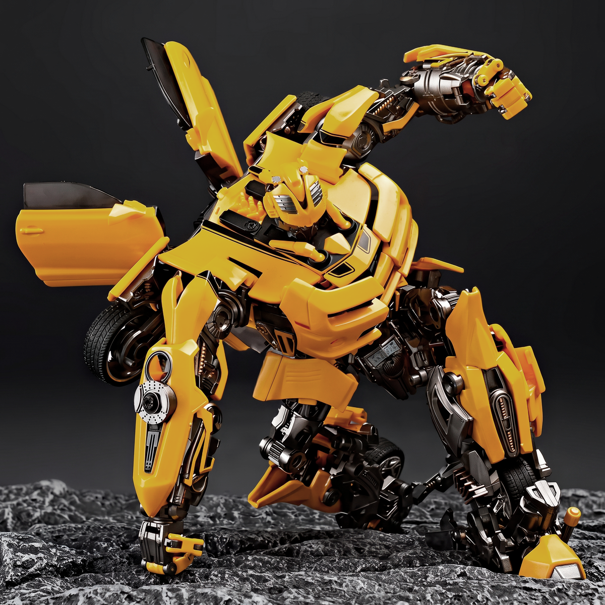 TRANSFORMERS - Bumblebee - Hornet Knight - 30cm